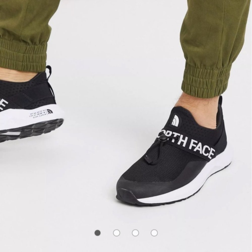 The North Face Surge Pelham Womans Sneaker in Black Sz 9.5W/8M
